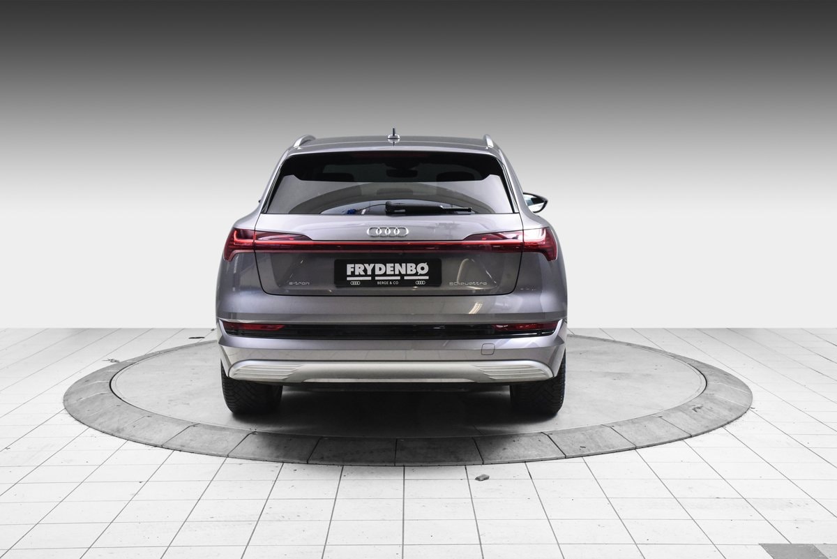 Audi e-tron 50 quattro, 313hp, 2022