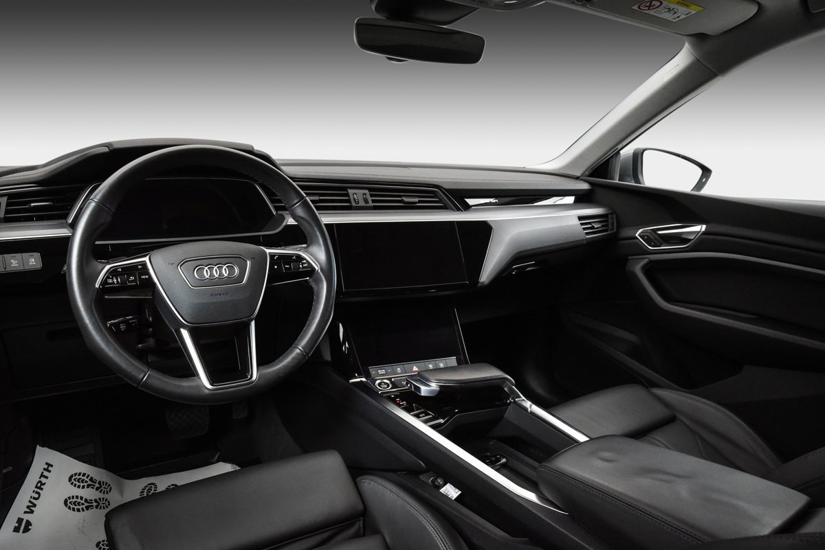 Audi e-tron 50 quattro, 313hp, 2022