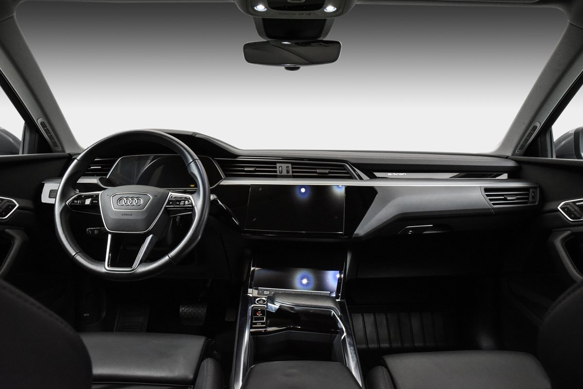 Audi e-tron 50 quattro, 313hp, 2022