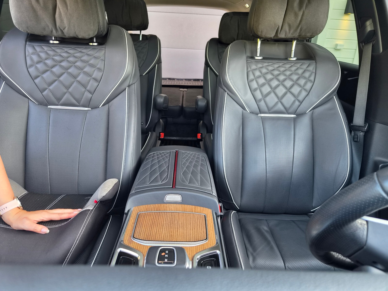Hongqi E-HS9 Exclusive 99 kWh AWD, 551hp, 2022