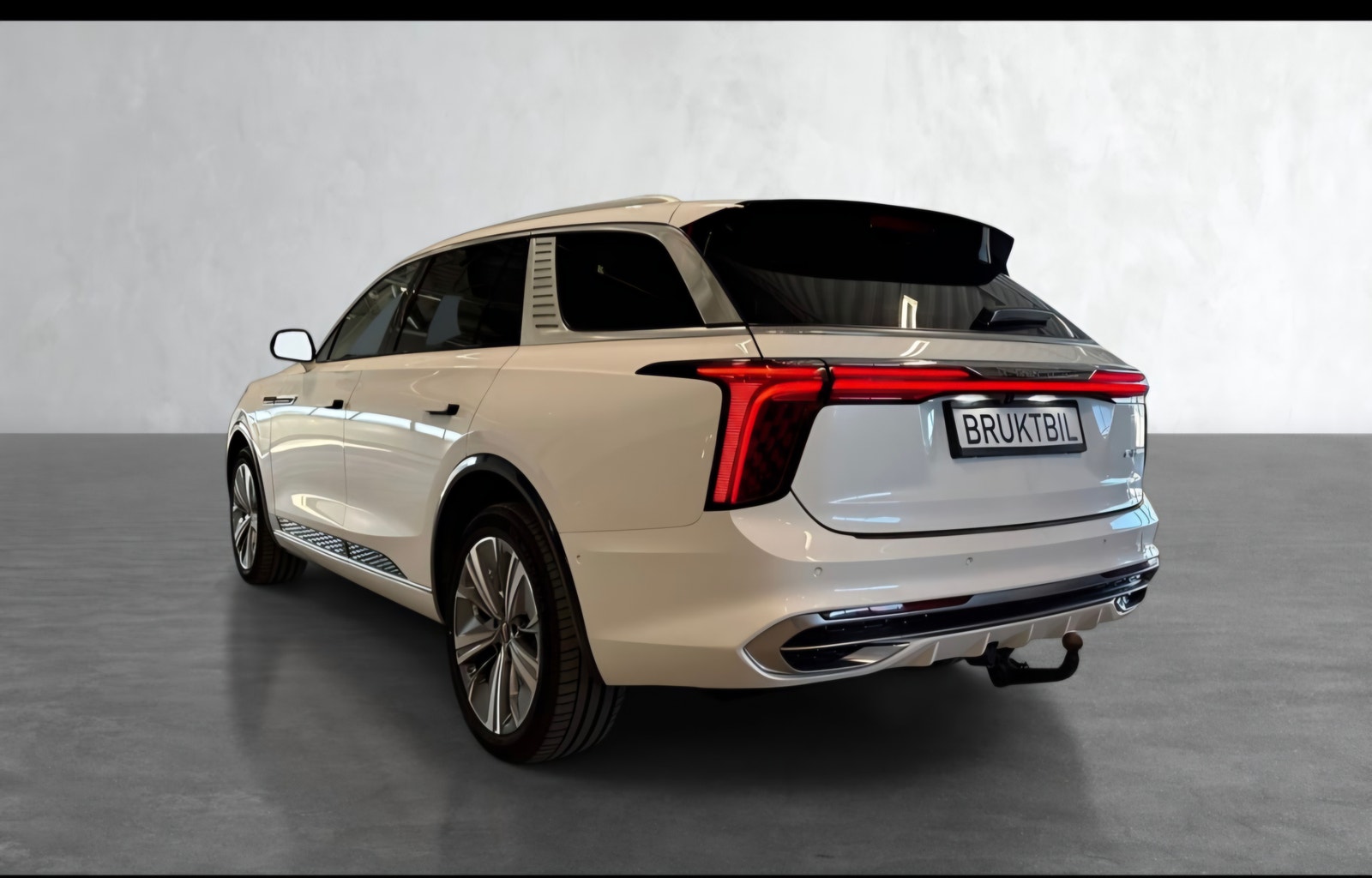 Hongqi E-HS9 Exclusive 99 kWh AWD, 551hp, 2022