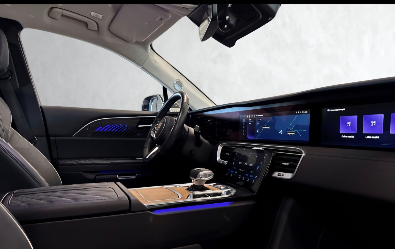 Hongqi E-HS9 Exclusive 99 kWh AWD, 551hp, 2022