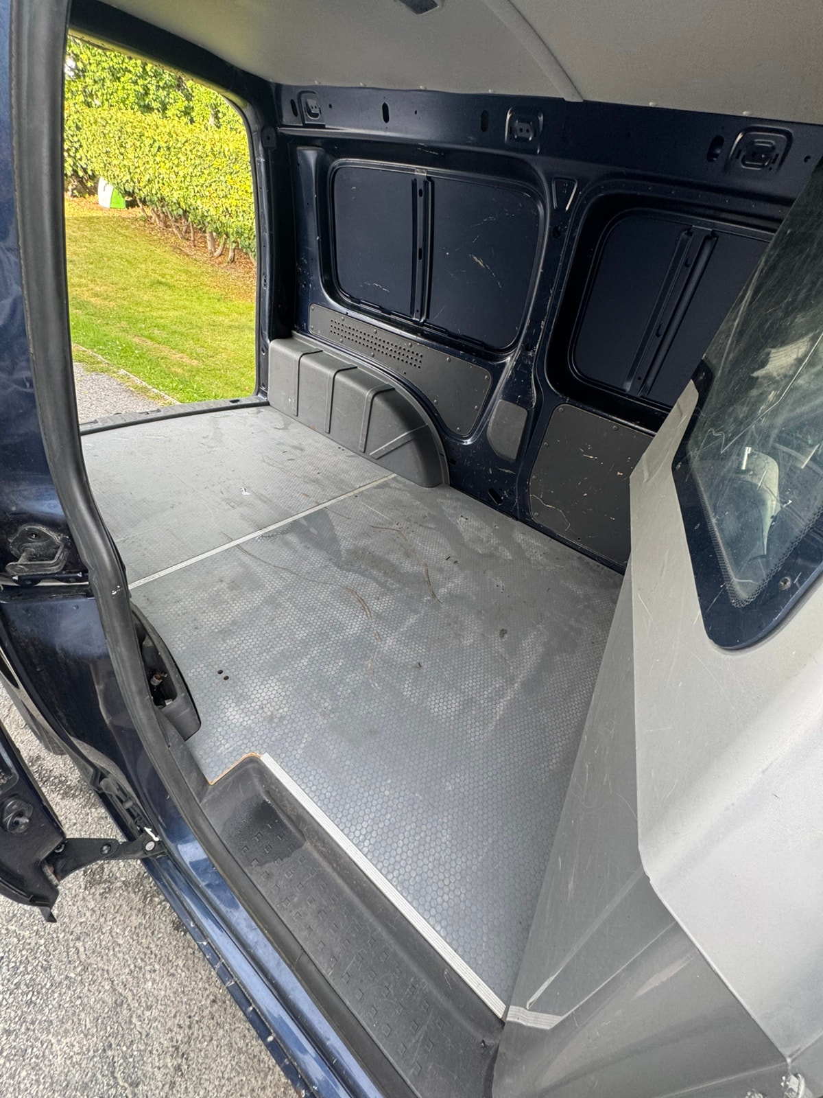 Volkswagen Caddy Maxi Panel Van 1.6 TDI DPF Manual, 102hp, 2011