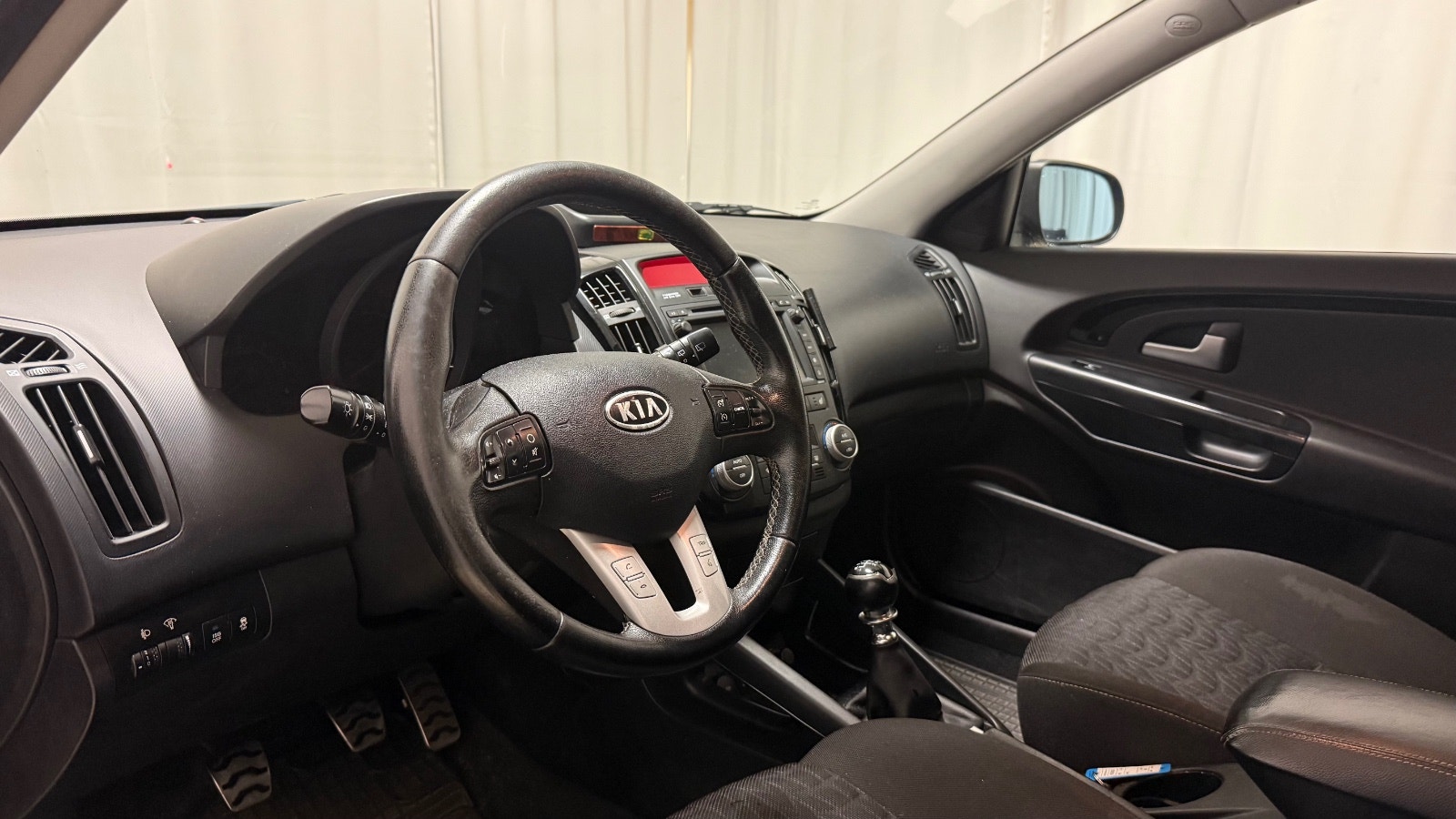 Kia cee'd_sw 1.6 CRDi Manual, 6-trins, 90ps, 2011