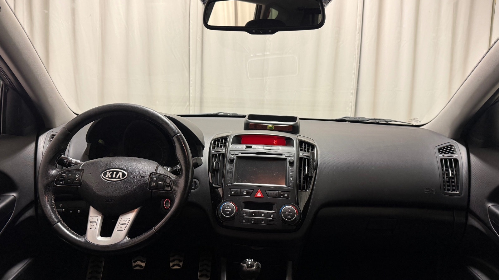 Kia cee'd_sw 1.6 CRDi Manual, 6-trins, 90ps, 2011
