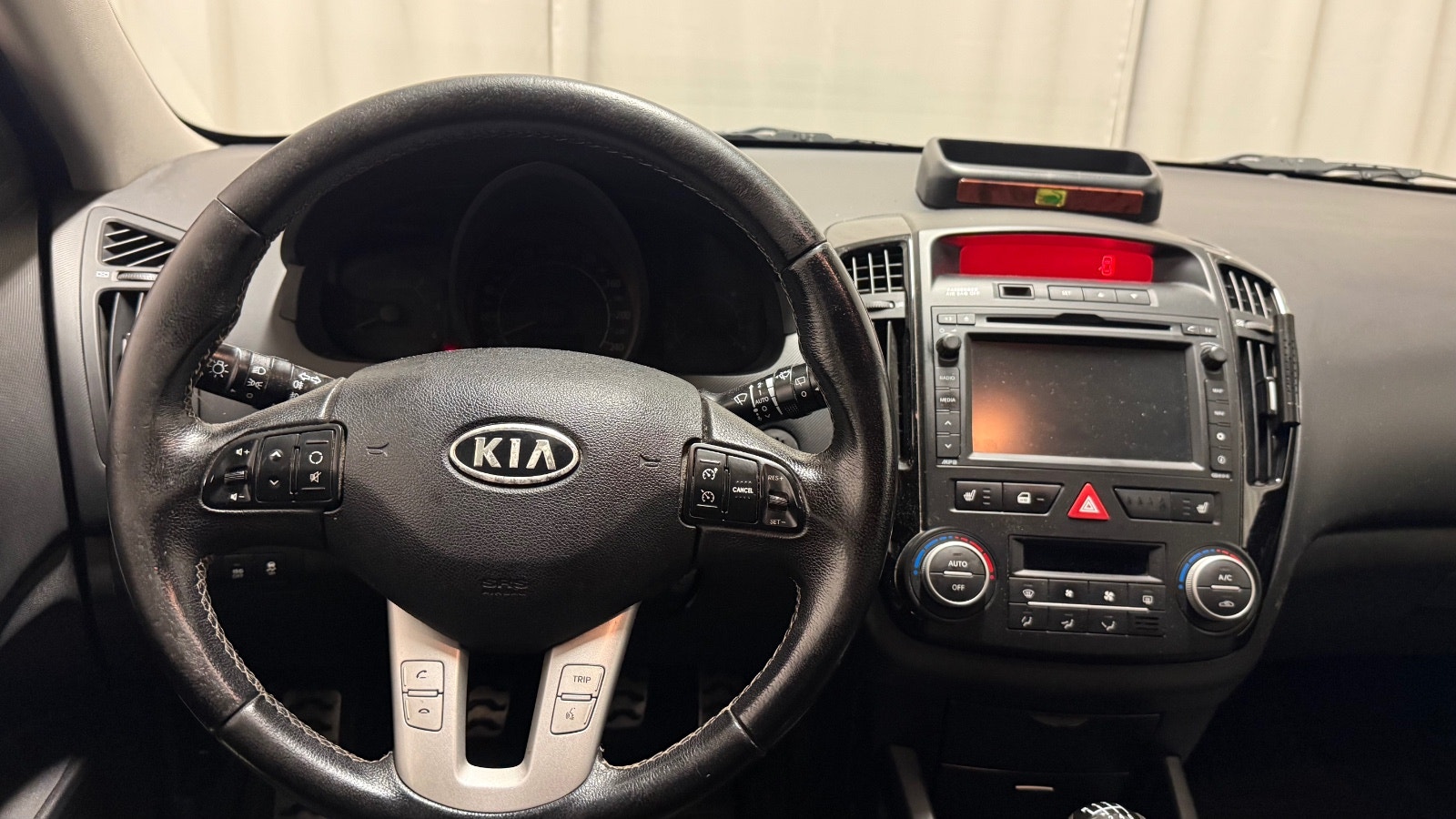 Kia cee'd_sw 1.6 CRDi Manual, 6-trins, 90ps, 2011