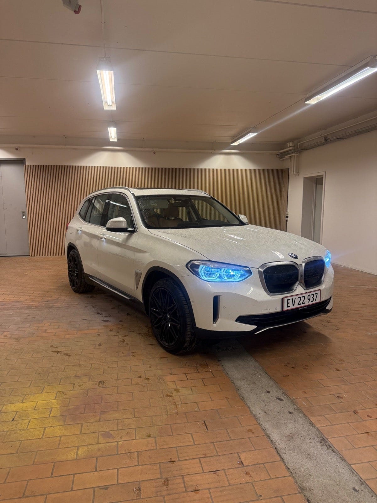 BMW iX3, 286hp, 2021