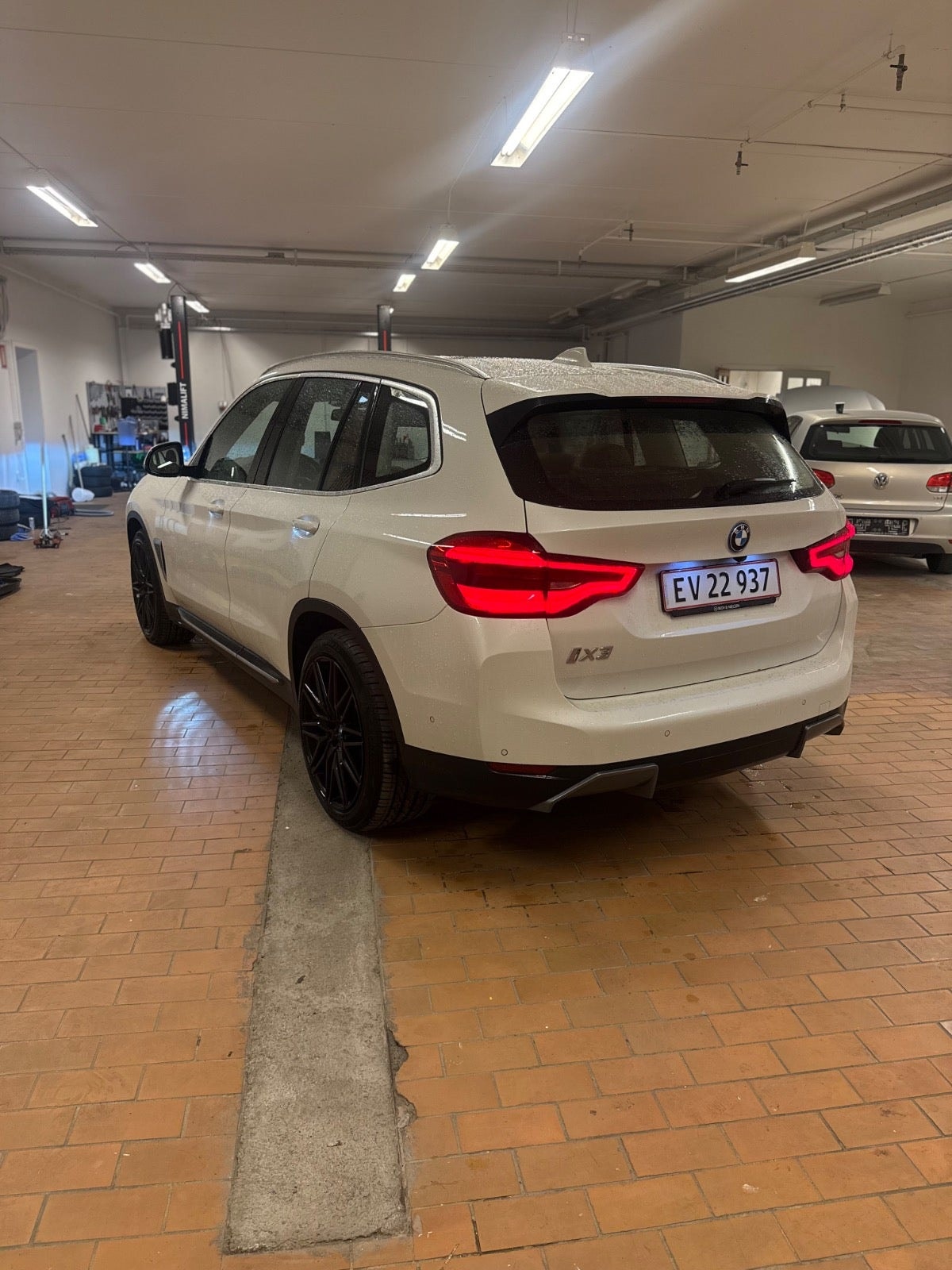 BMW iX3, 286hp, 2021