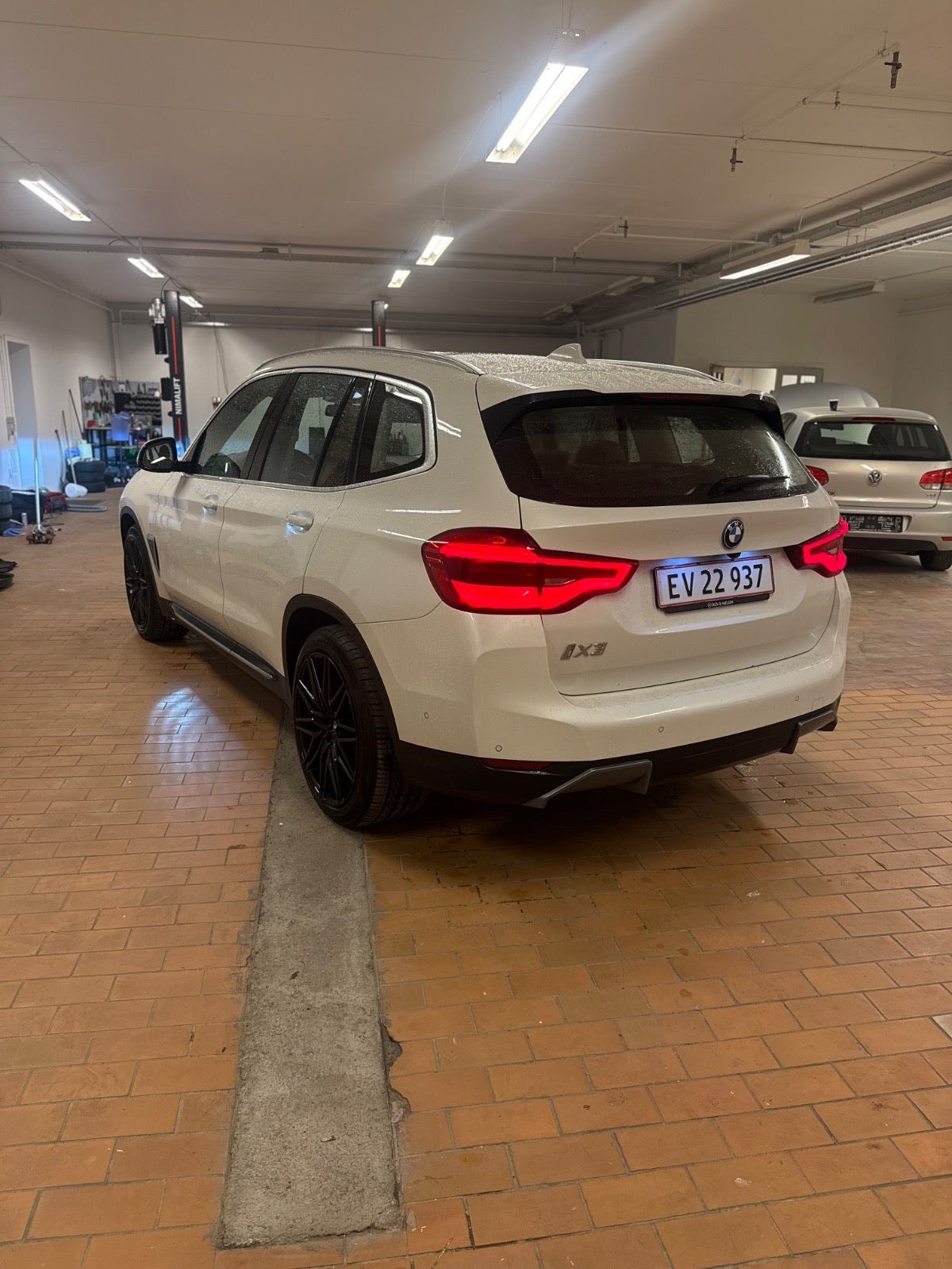 BMW iX3, 286hp, 2021