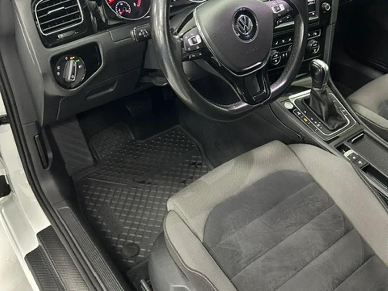 Volkswagen Golf Variant 1.4 TSI BMT DSG Sequential, 7-trins, 150ps, 2016