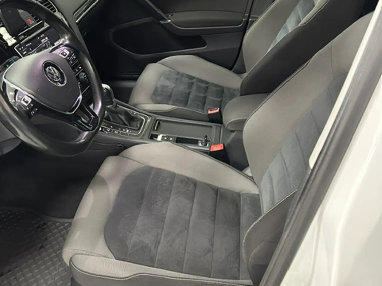 Volkswagen Golf Variant 1.4 TSI BMT DSG Sequential, 7-trins, 150ps, 2016