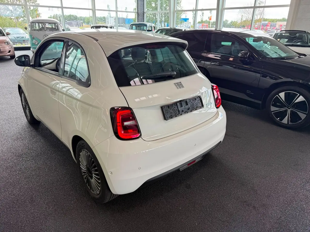 Fiat 500e 42 kWh, 118ps, 2023