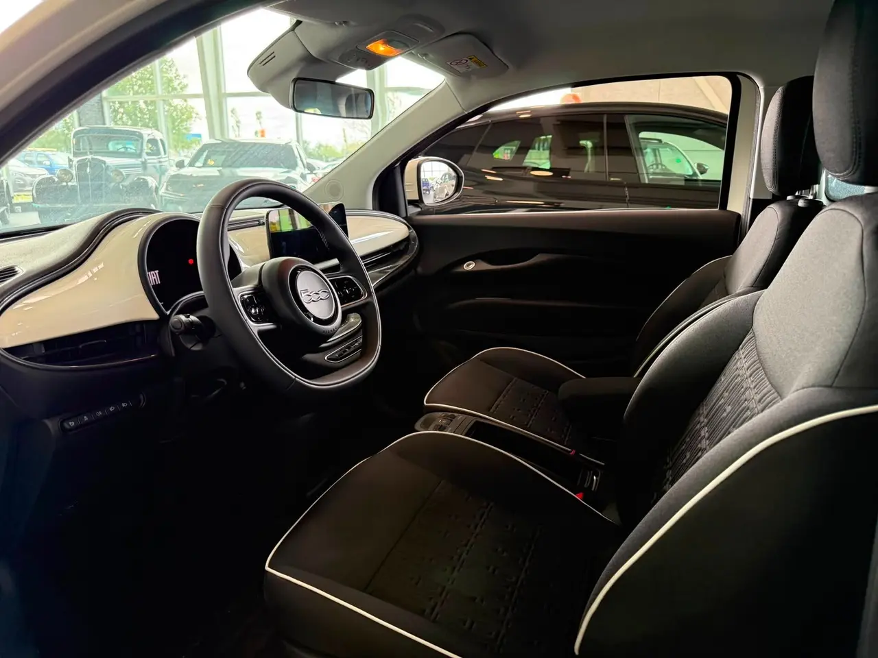 Fiat 500e 42 kWh, 118ps, 2023