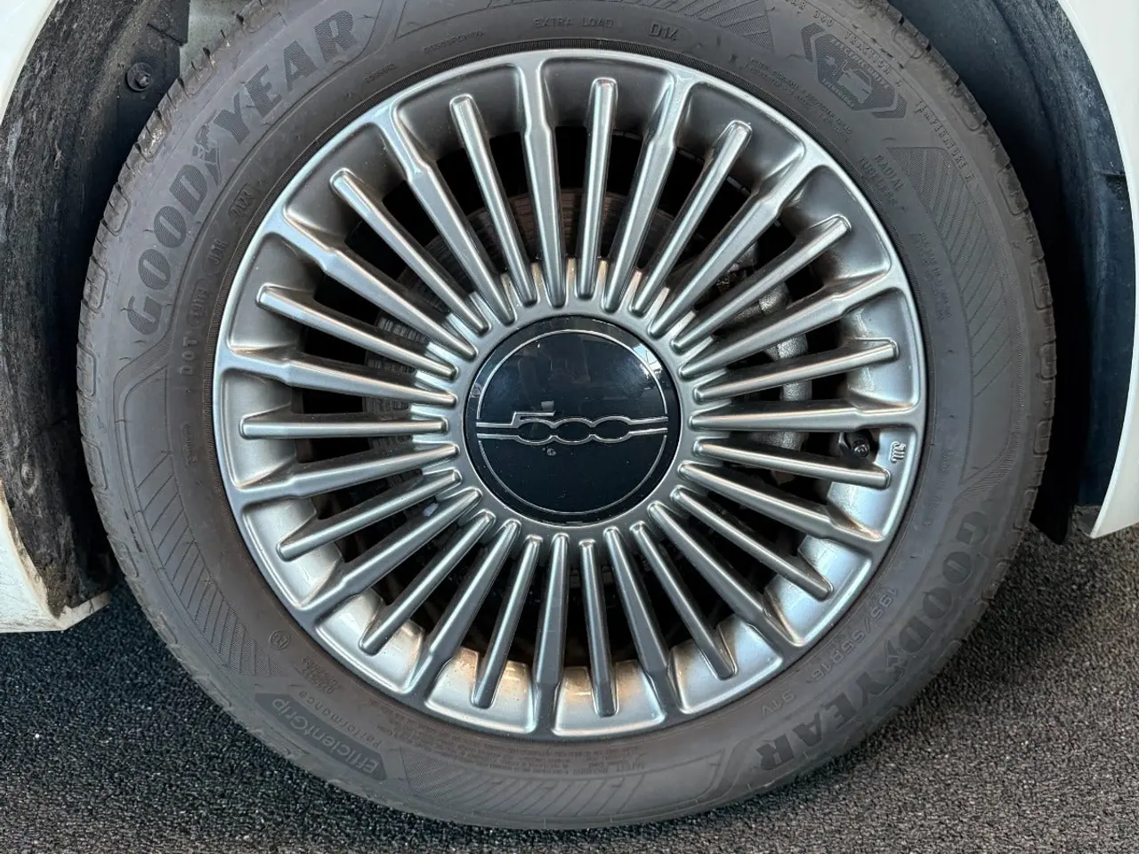 Fiat 500e 42 kWh, 118ps, 2023