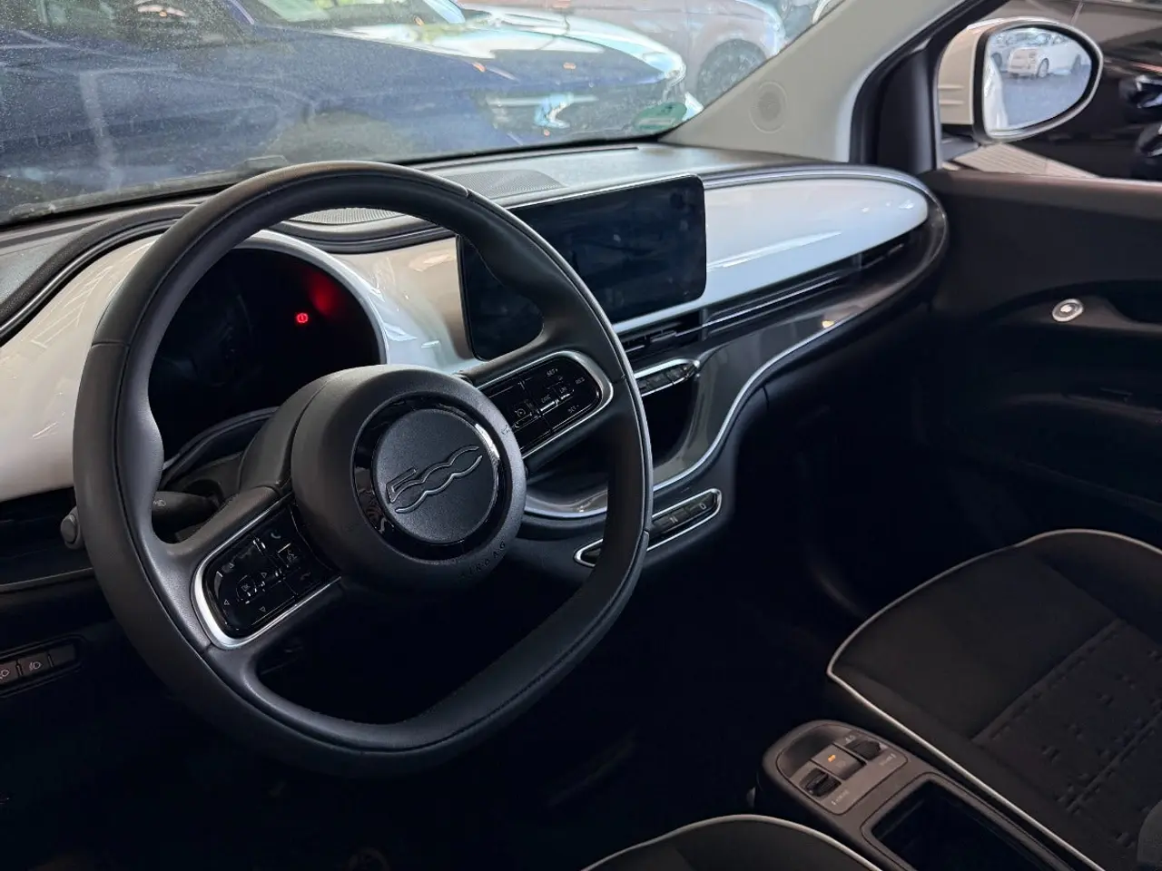 Fiat 500e 42 kWh, 118ps, 2023