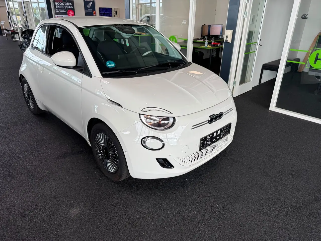 Fiat 500e 42 kWh, 118ps, 2023