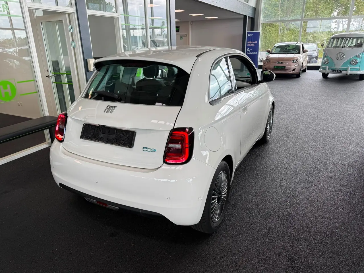 Fiat 500e 42 kWh, 118ps, 2023
