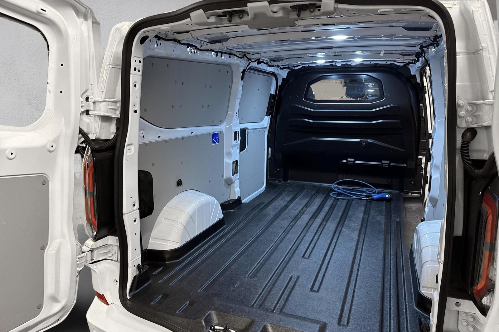 Ford E-Transit Custom 320 82.5 kWh, 218ps, 2024