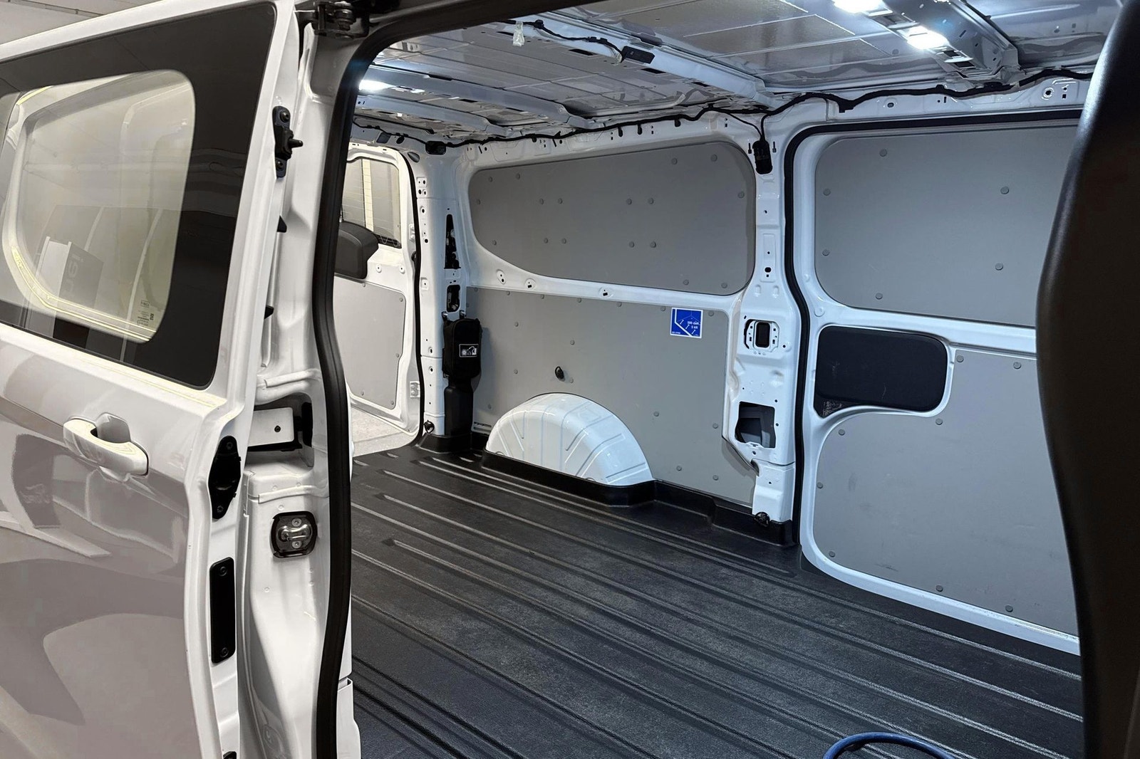 Ford E-Transit Custom 320 82.5 kWh, 218ps, 2024
