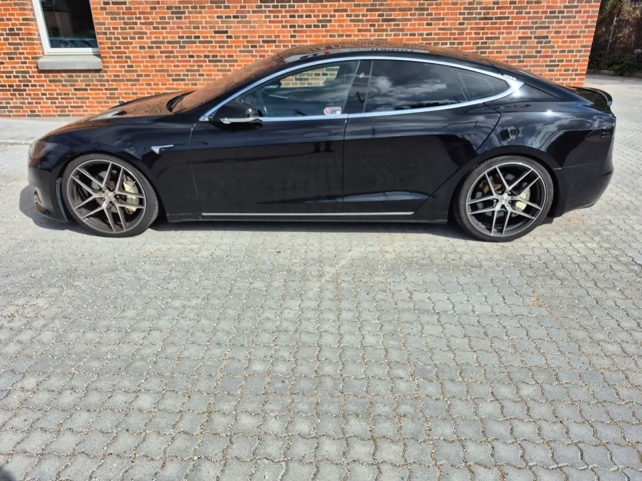 Tesla Model S 75, 320hk, 2017