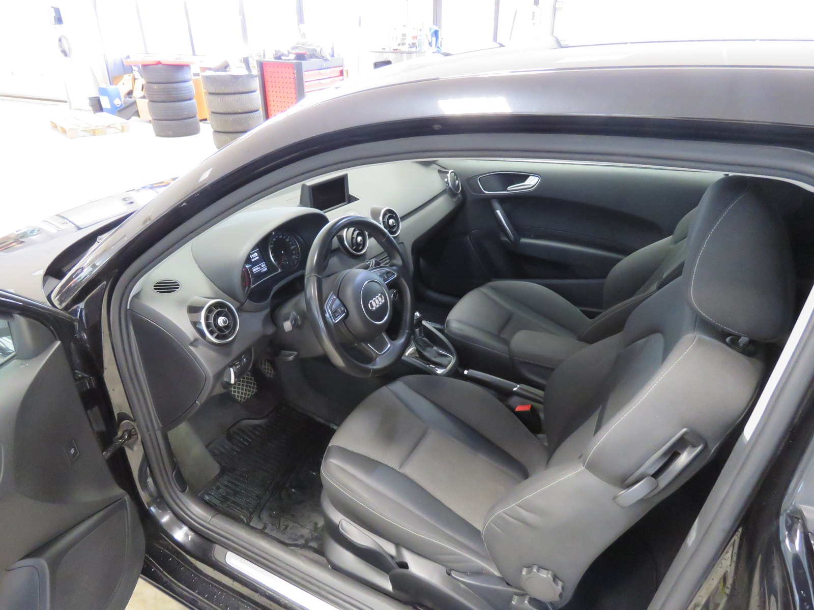Audi A1 1.4 TFSI S Tronic, 122hp, 2011