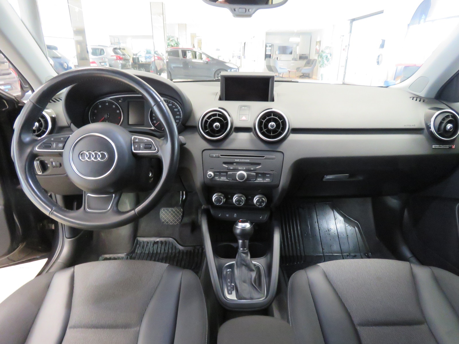 Audi A1 1.4 TFSI S Tronic, 122hp, 2011