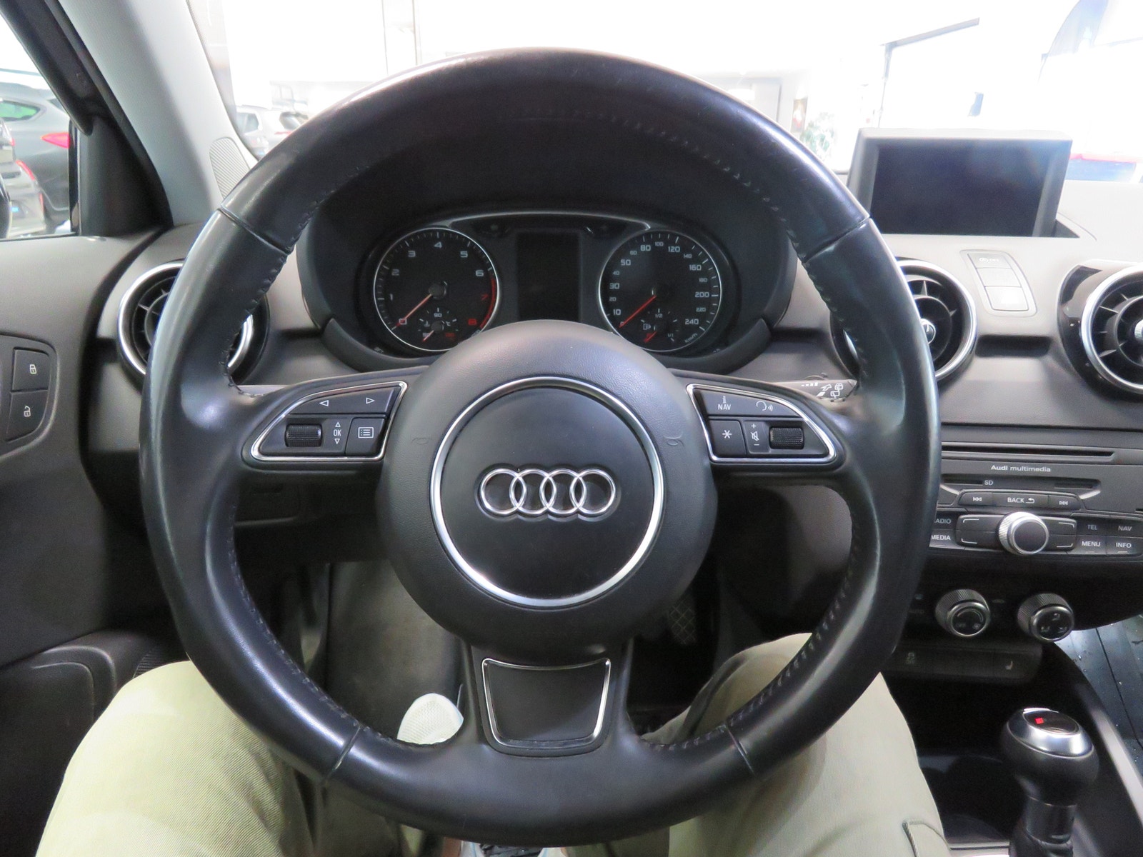 Audi A1 1.4 TFSI S Tronic, 122hp, 2011