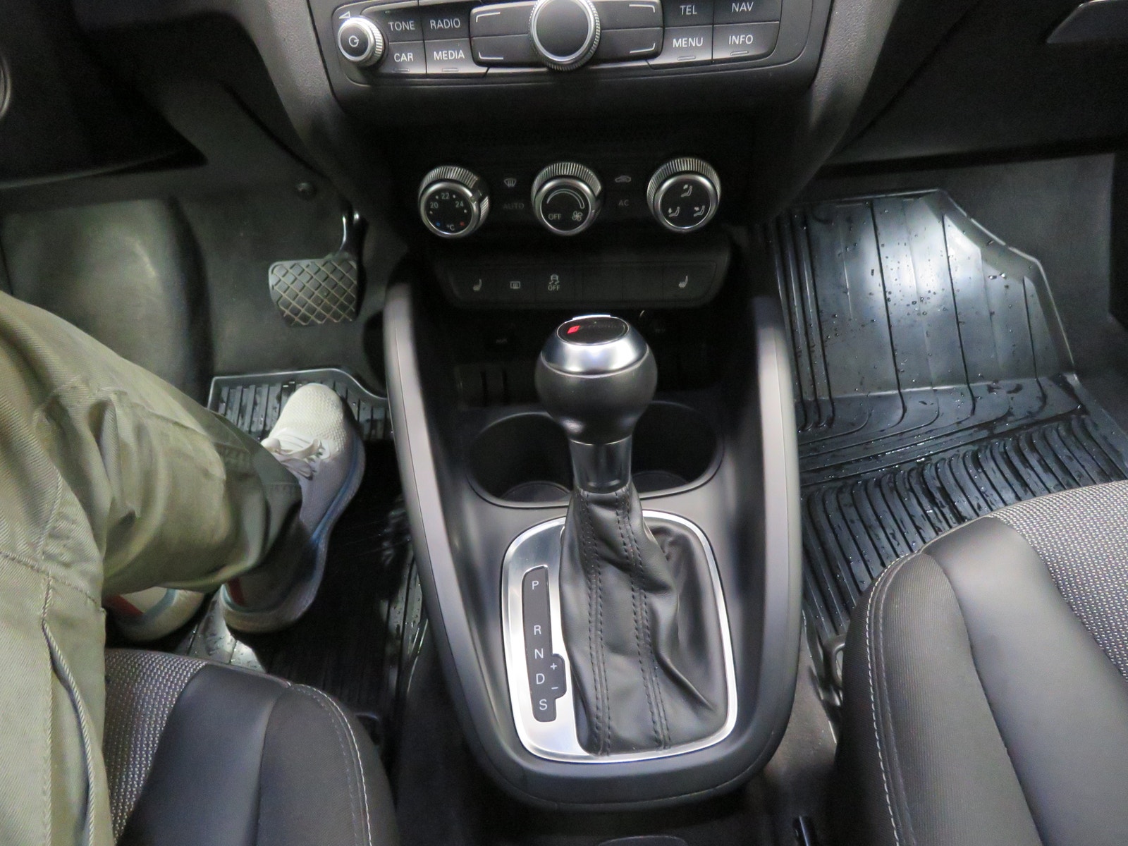 Audi A1 1.4 TFSI S Tronic, 122hp, 2011