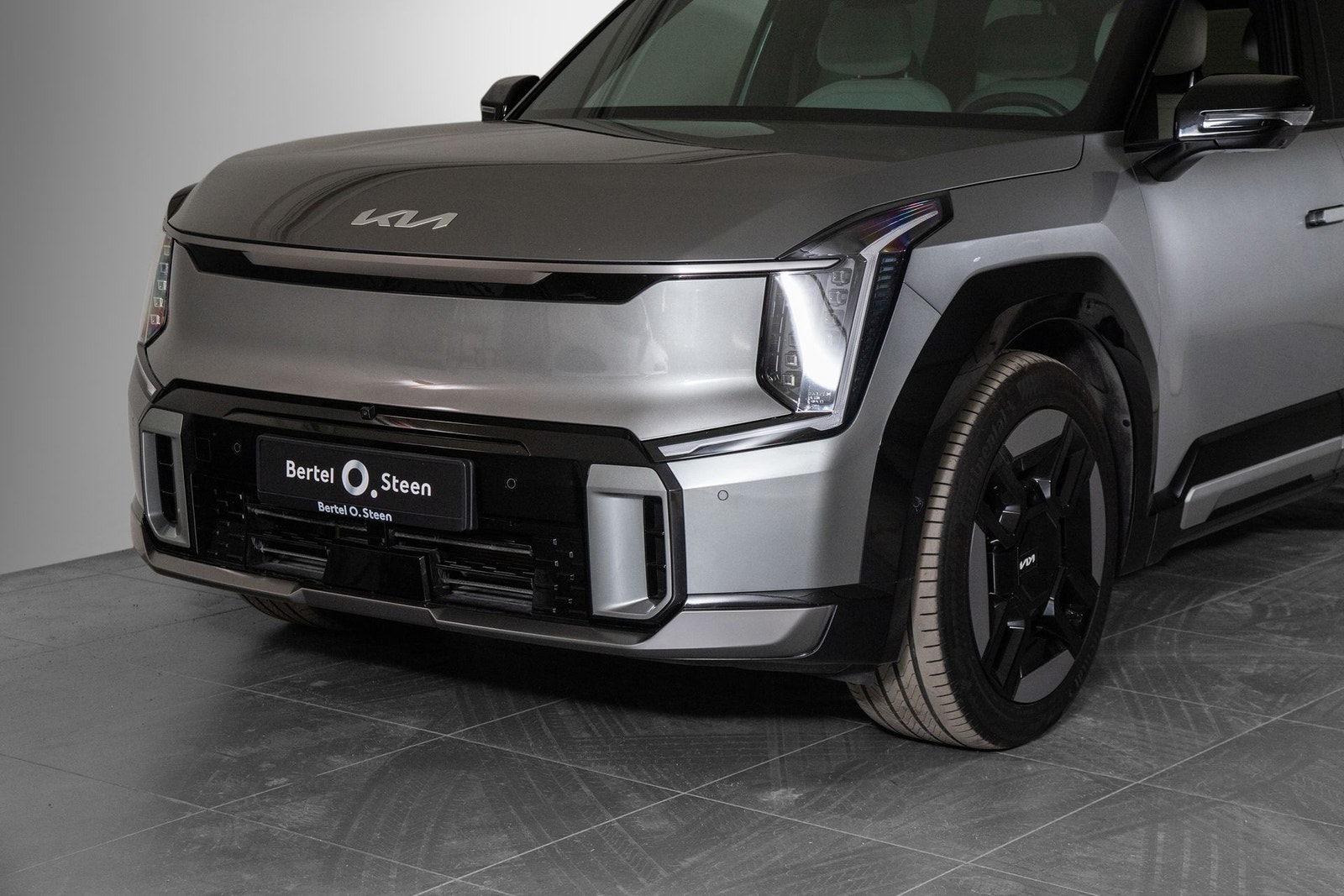Kia EV9 AWD, 385hp, 2025