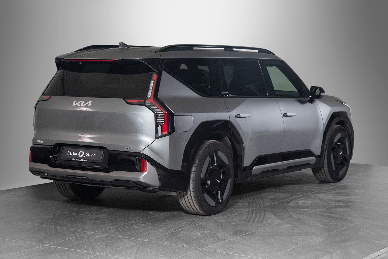 Kia EV9 AWD, 385hp, 2025
