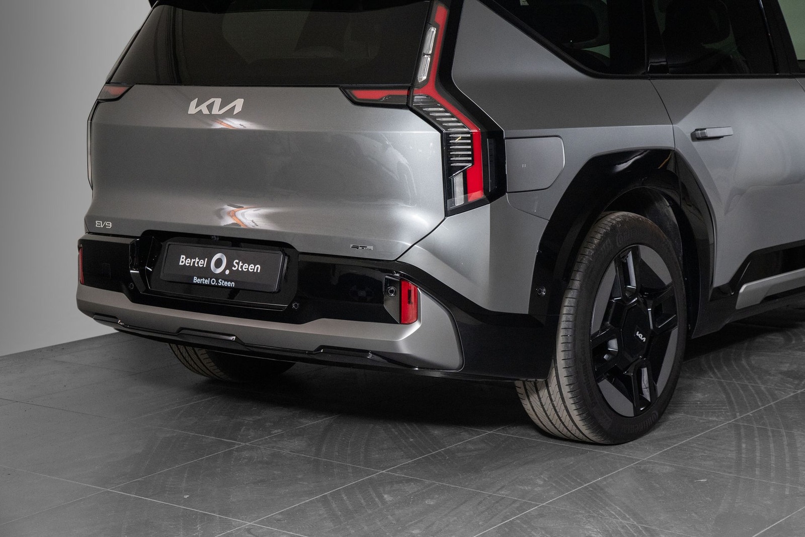 Kia EV9 AWD, 385hp, 2025