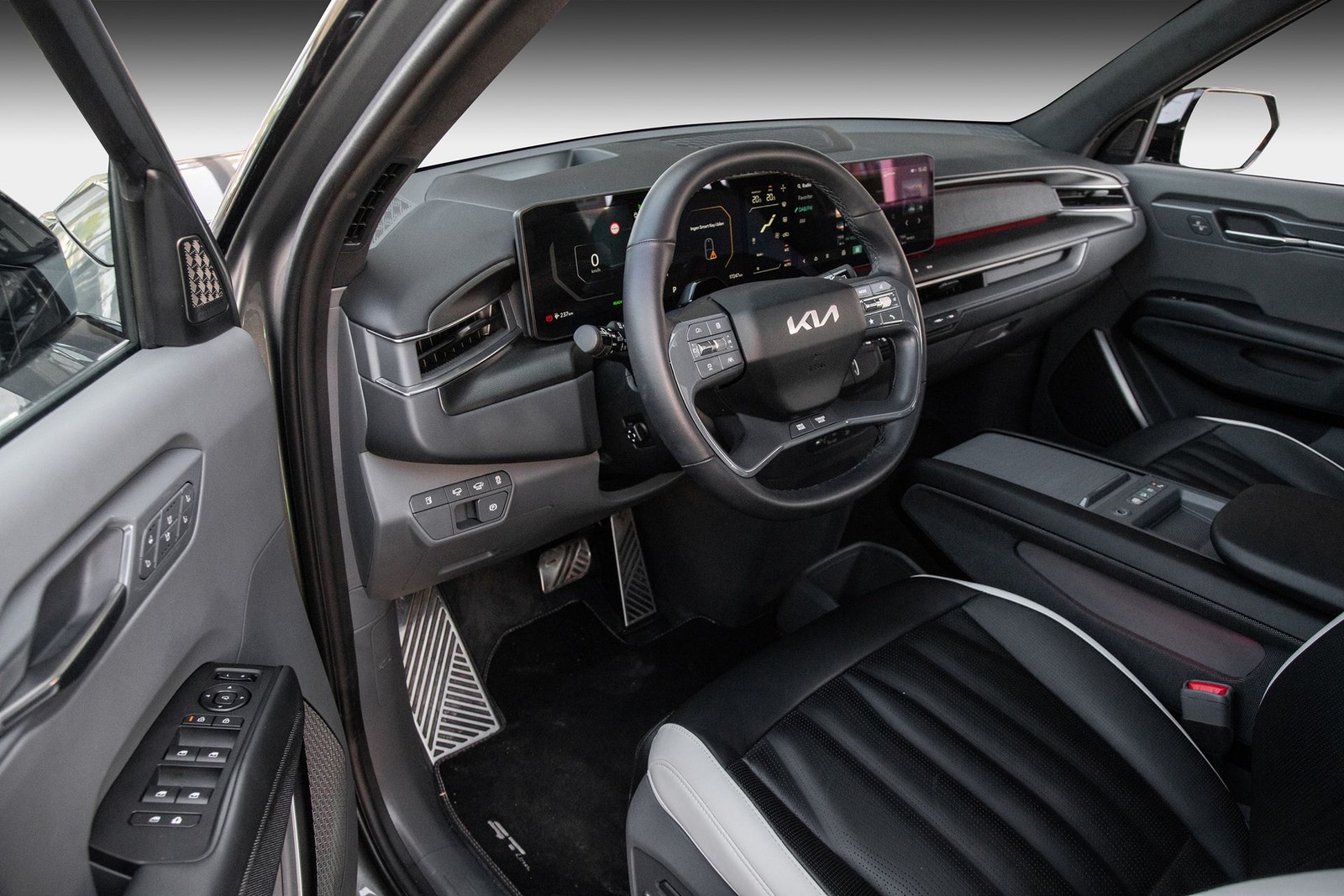 Kia EV9 AWD, 385hp, 2025