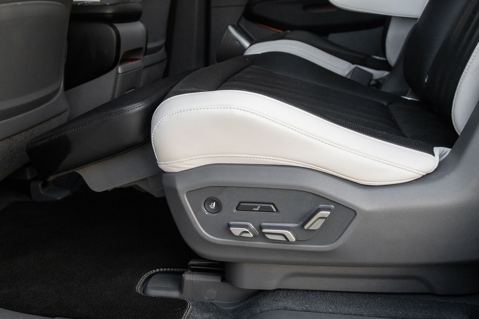Kia EV9 AWD, 385hp, 2025