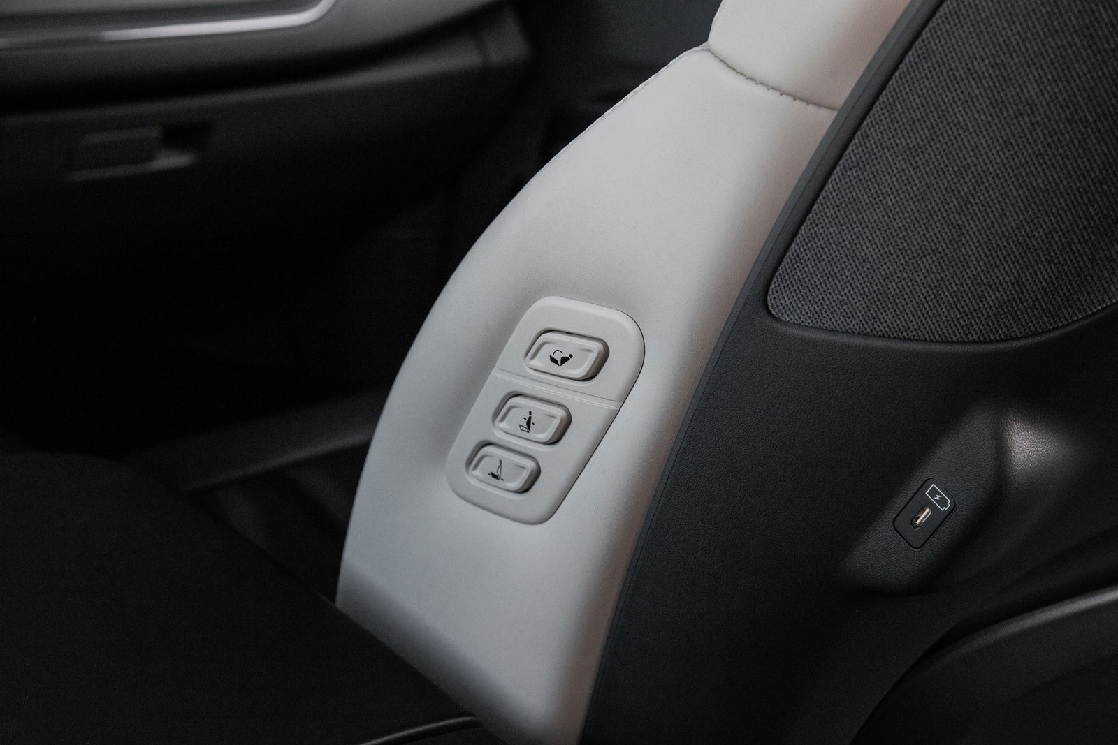 Kia EV9 AWD, 385hp, 2025