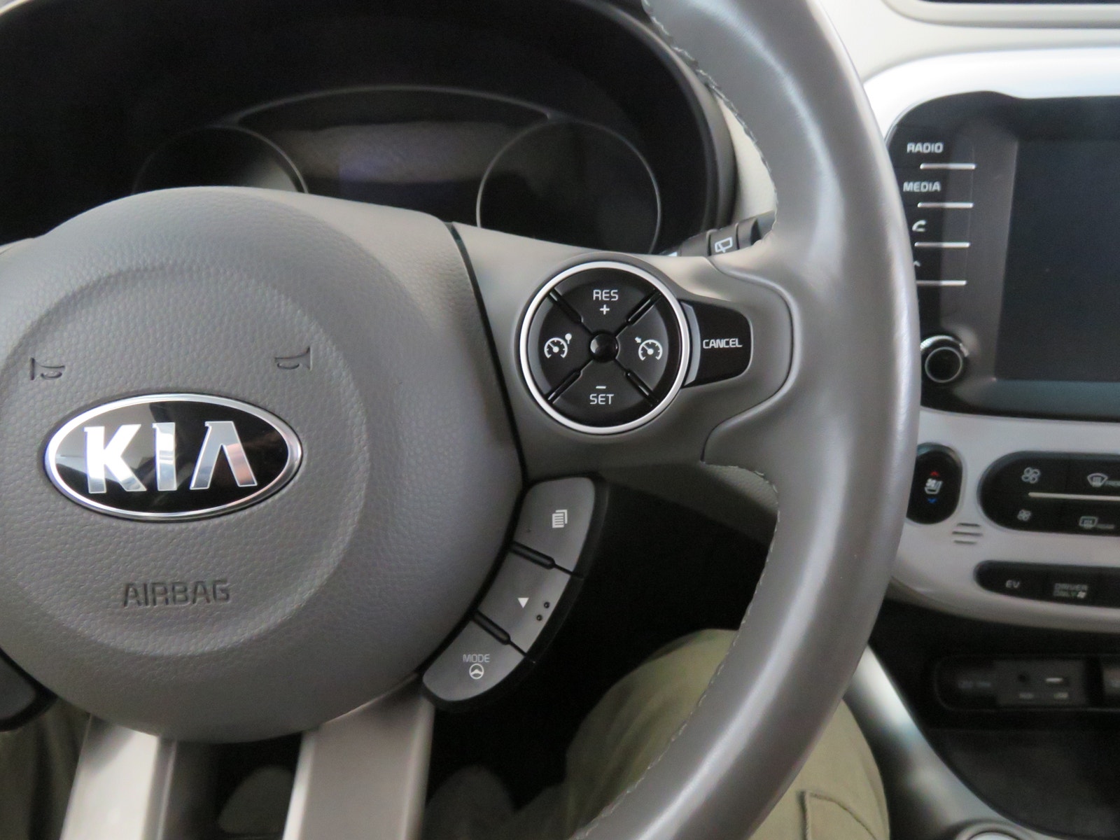 Kia Soul EV 30 kWh, 110hp, 2019