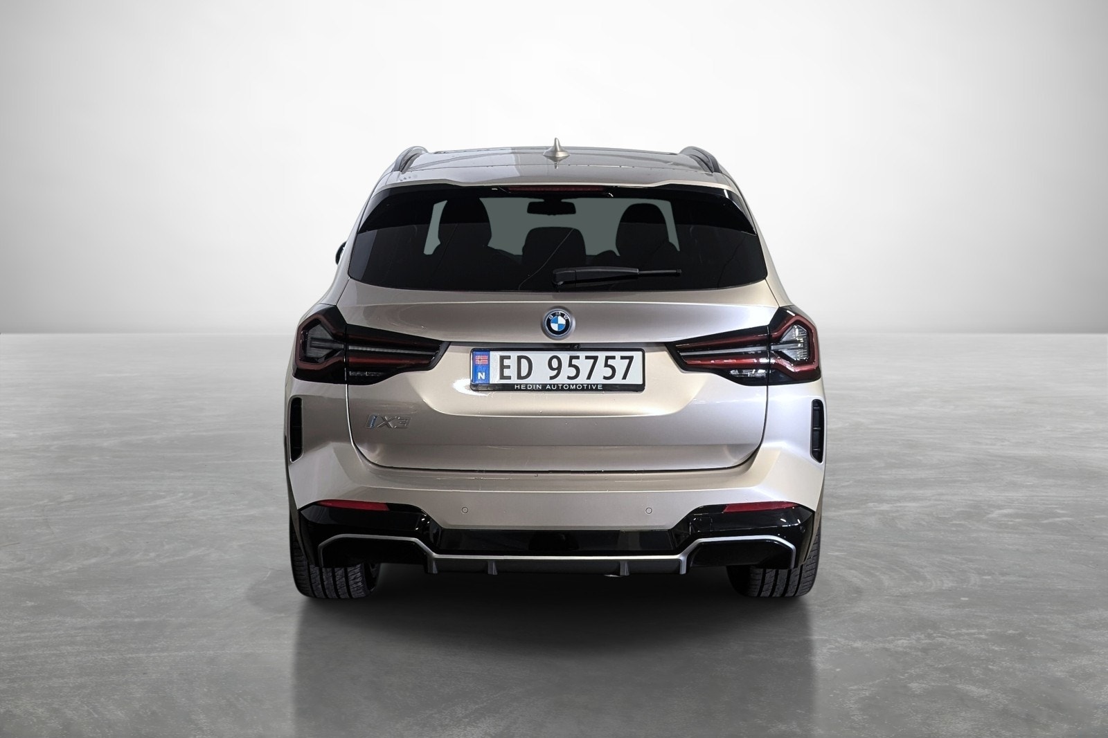 BMW iX3, 286hp, 2022