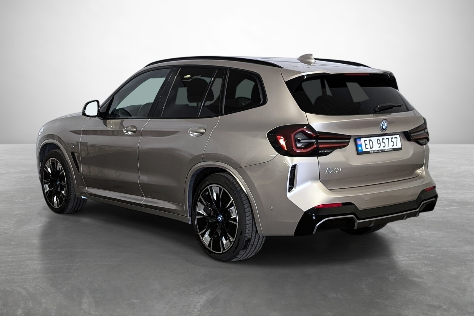 BMW iX3, 286hp, 2022