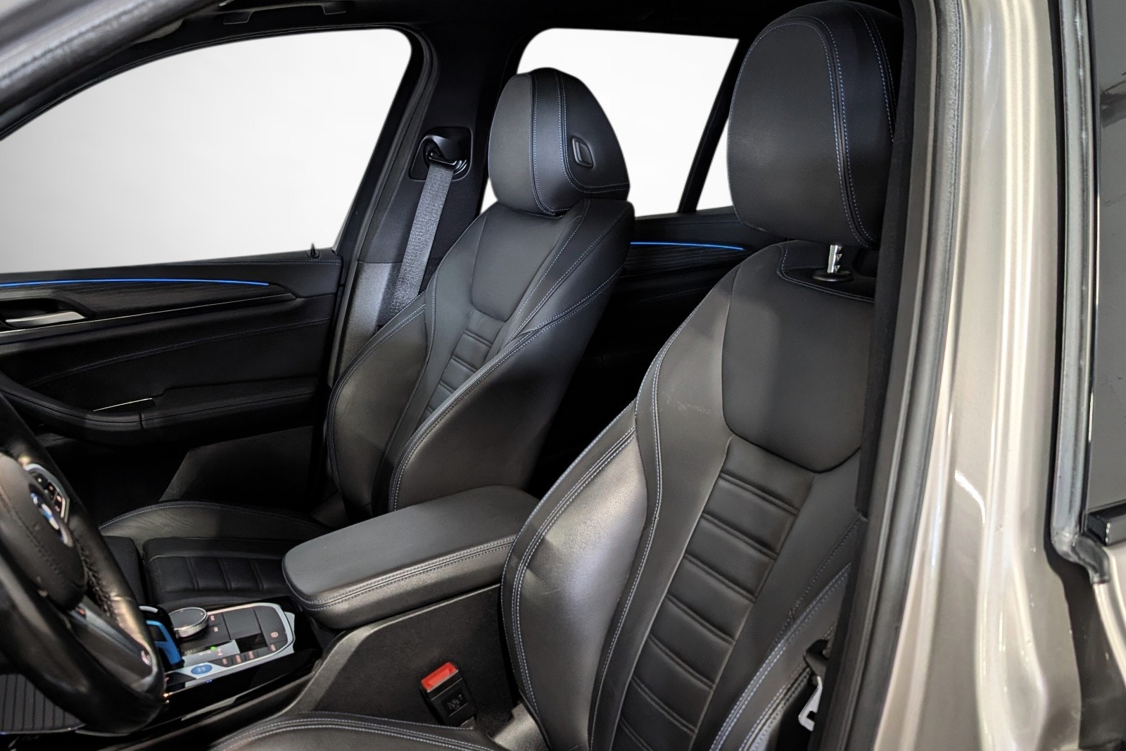 BMW iX3, 286hp, 2022