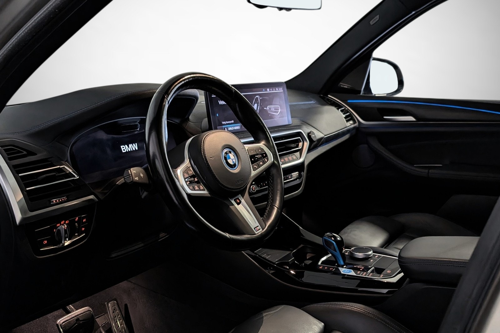 BMW iX3, 286hp, 2022