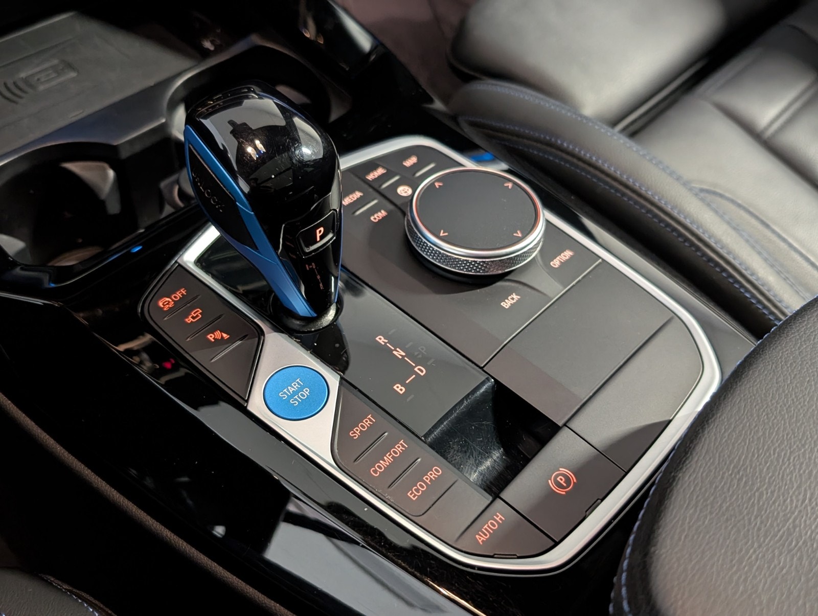 BMW iX3, 286hp, 2022