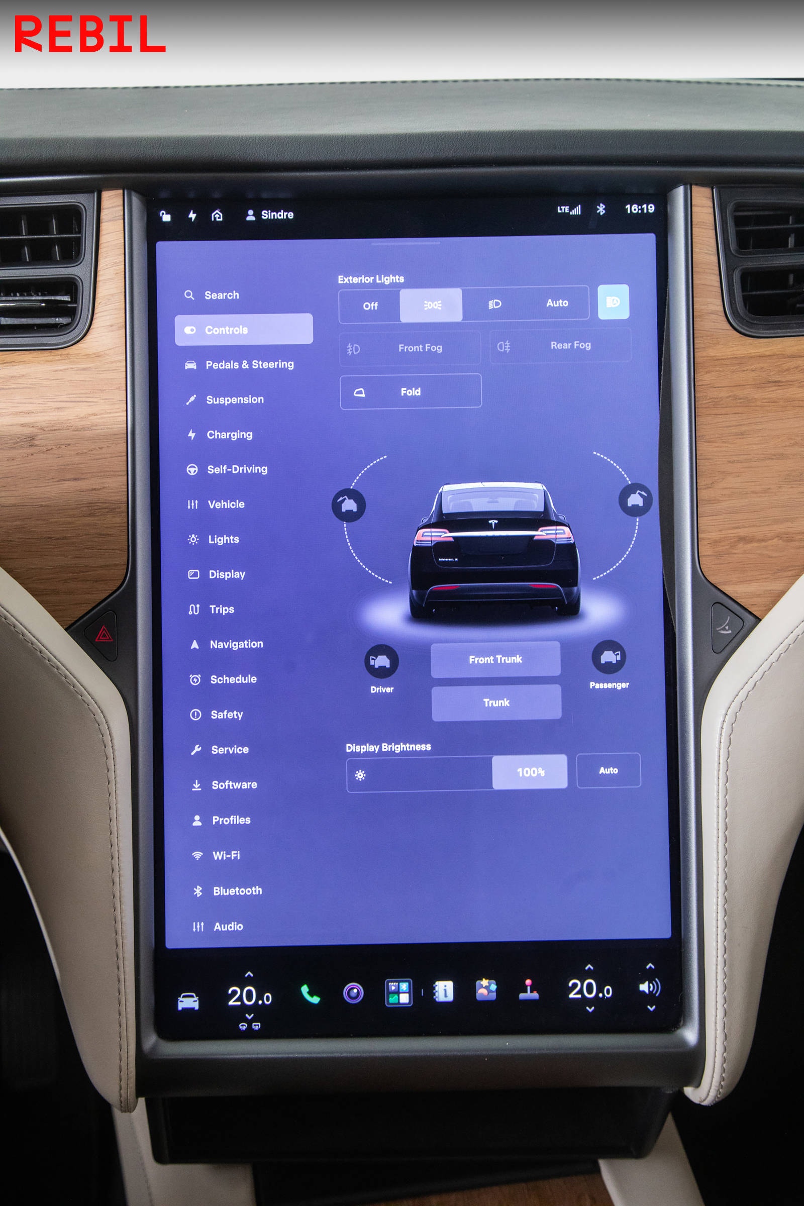 Tesla Model X Long Range, 423hp, 2020