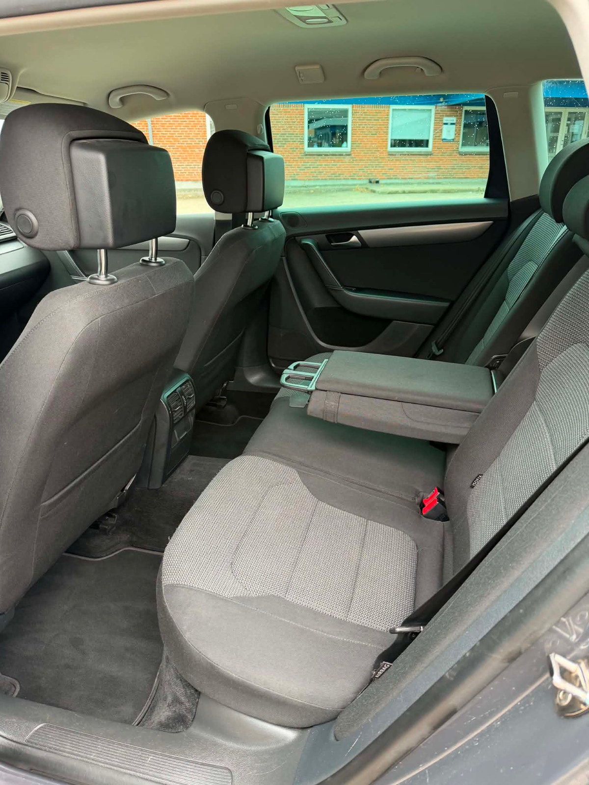 Volkswagen Passat Variant 2.0 TDI DPF BMT Manual, 6-trins, 140ps, 2011