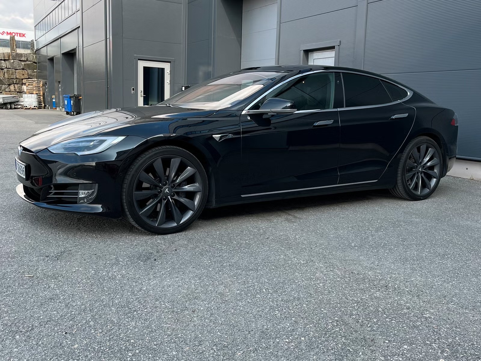 Tesla Model S 75D, 525ps, 2017