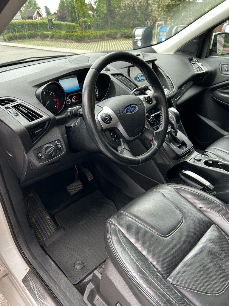 Ford Kuga 2.0 TDCi AWD Powershift 6, 6-trins, 180ps, 2016
