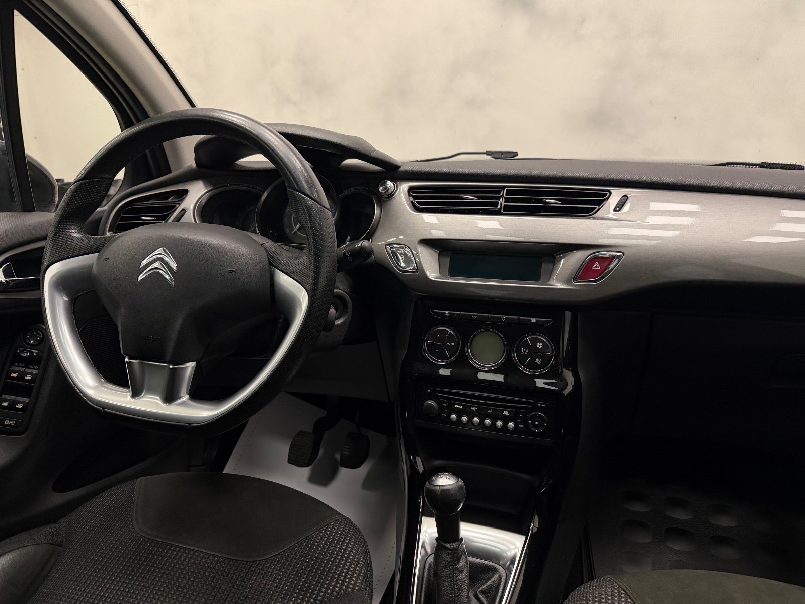 Citroën C3 1.6 HDi 90 Manual, 5-trins, 92ps, 2011