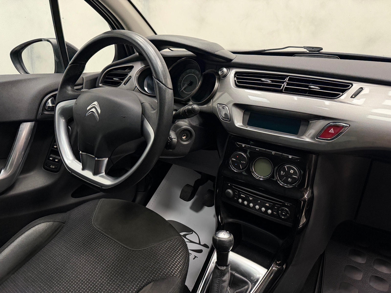 Citroën C3 1.6 HDi 90 Manual, 5-trins, 92ps, 2011