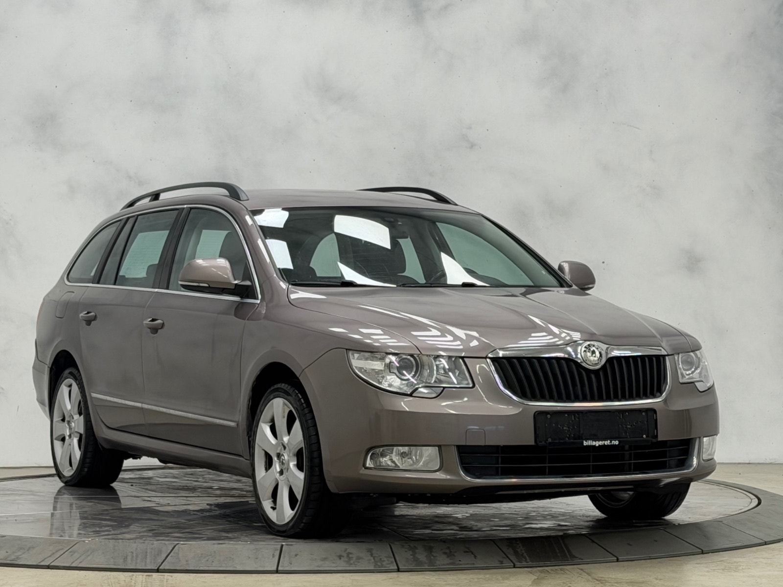 Škoda Superb Combi 2.0 TDI DSG Sequential, 6-trins, 140ps, 2011
