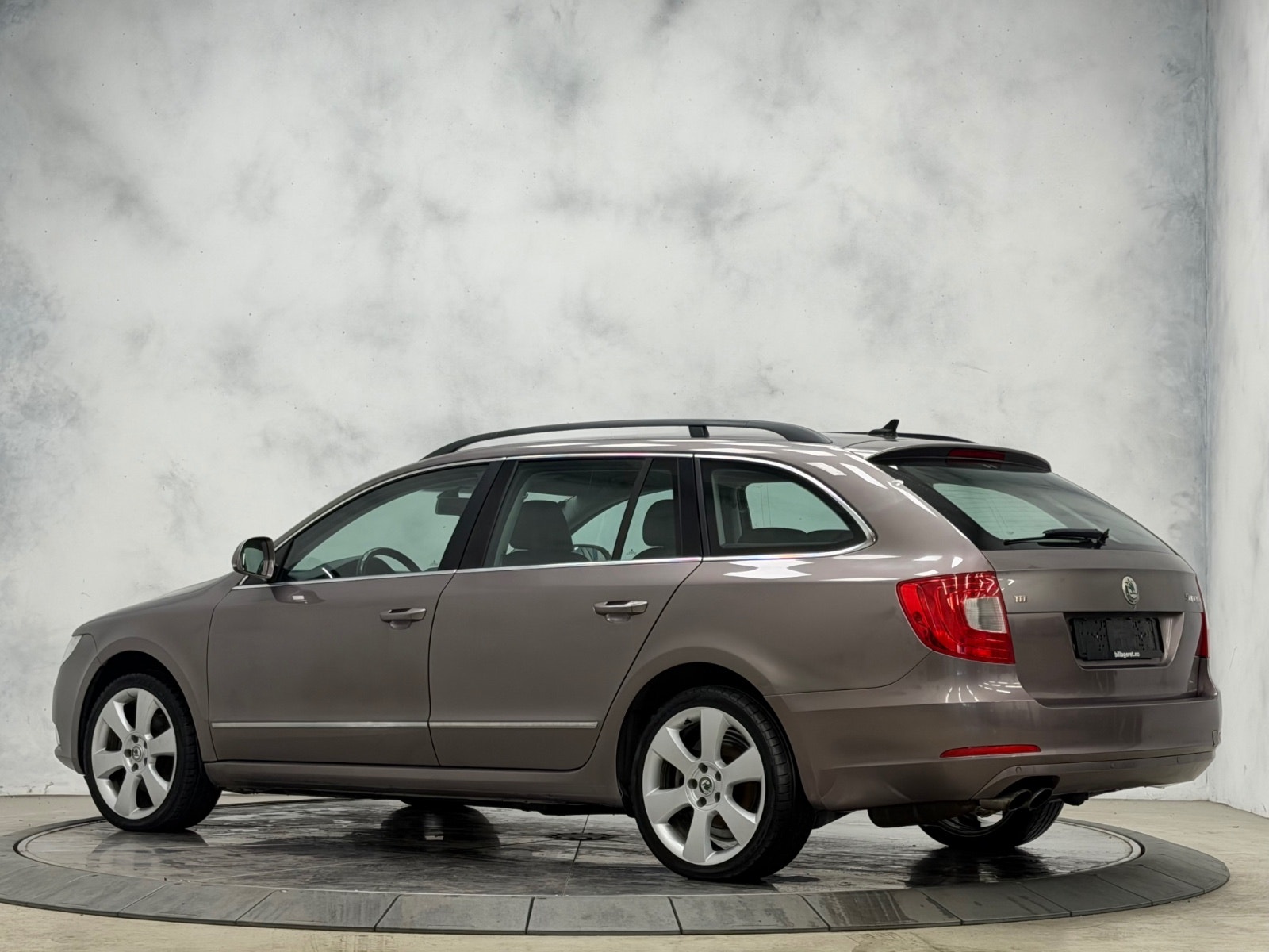 Škoda Superb Combi 2.0 TDI DSG Sequential, 6-trins, 140ps, 2011