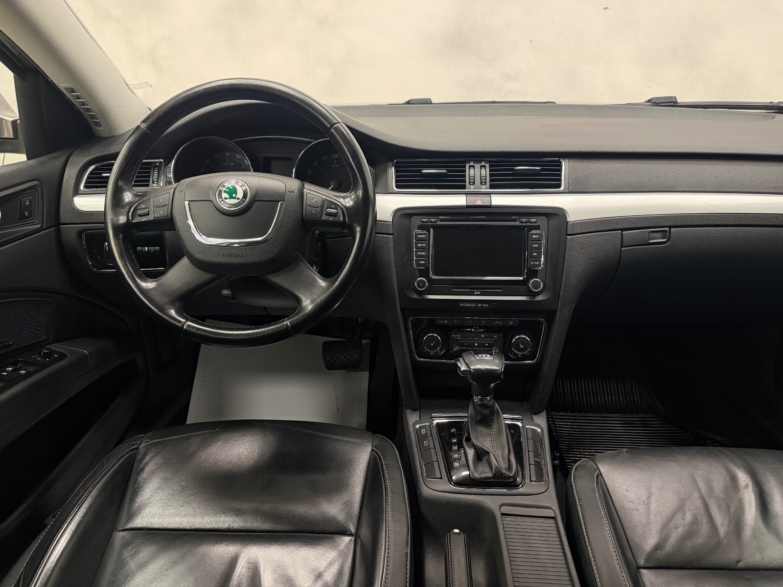 Škoda Superb Combi 2.0 TDI DSG Sequential, 6-trins, 140ps, 2011
