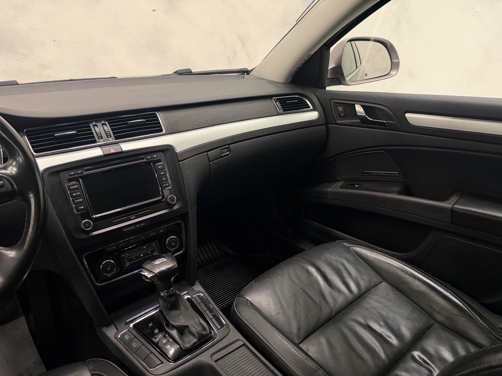 Škoda Superb Combi 2.0 TDI DSG Sequential, 6-trins, 140ps, 2011